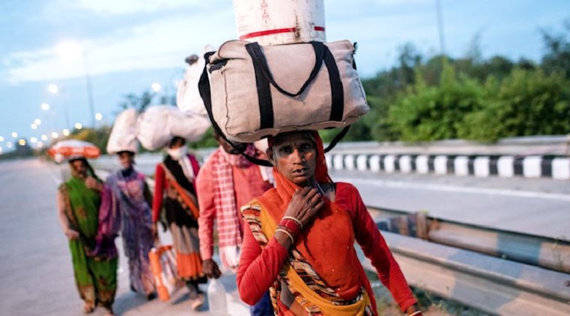 workers go fleeing curfew