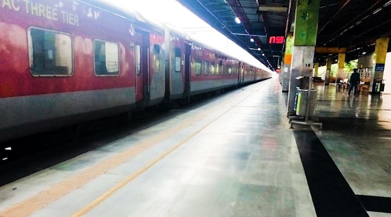 anand vihar railway station