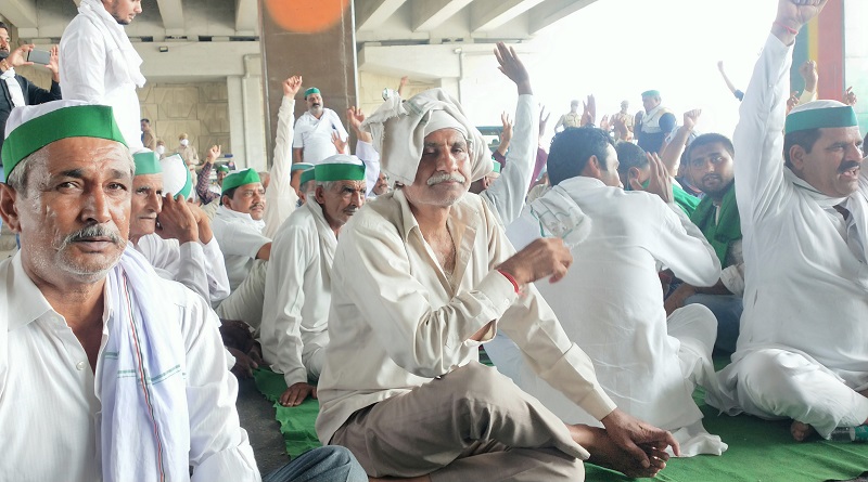 farmers at UP gate