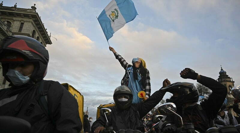 protesters set Guatemala congress on fire