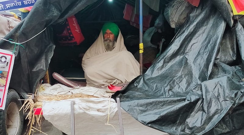 farmer at tikari border in his trolley