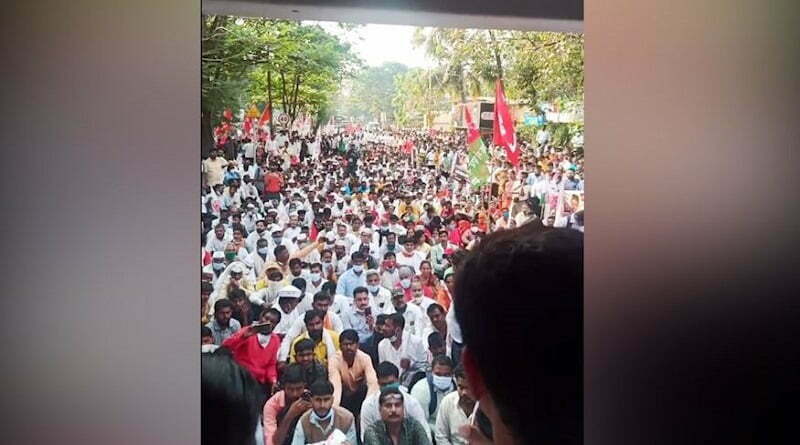 mumbai reliance HQ protest