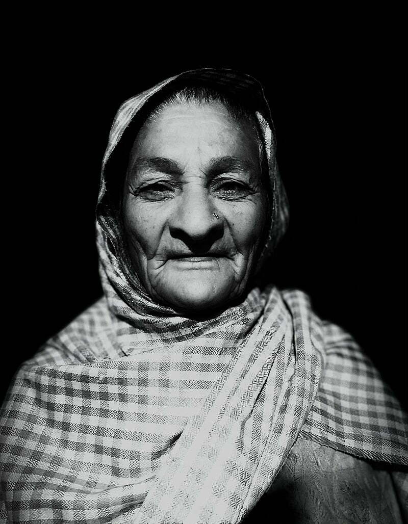 Old age women farmers at Tikari border-6