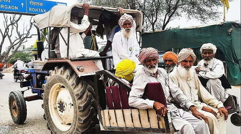 https://www.workersunity.com/wp-content/uploads/2021/05/farmers-during-rain-in-delhi-2.jpg