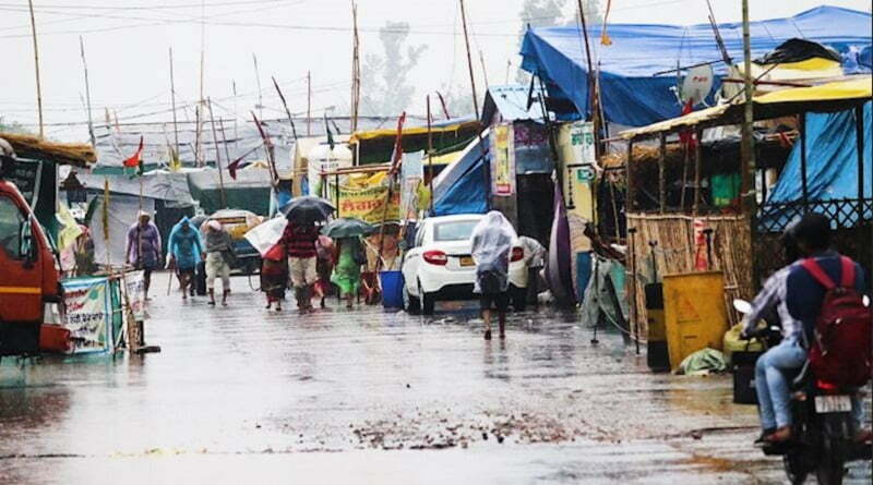 https://www.workersunity.com/wp-content/uploads/2021/05/farmers-during-rain-in-delhi.jpg