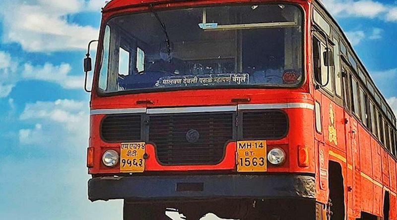 https://www.workersunity.com/wp-content/uploads/2021/11/MSRTC-bus-Strike.jpg