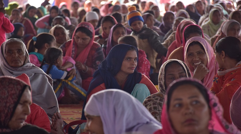 https://www.workersunity.com/wp-content/uploads/2022/02/Begampura-convention-female-participants.jpg