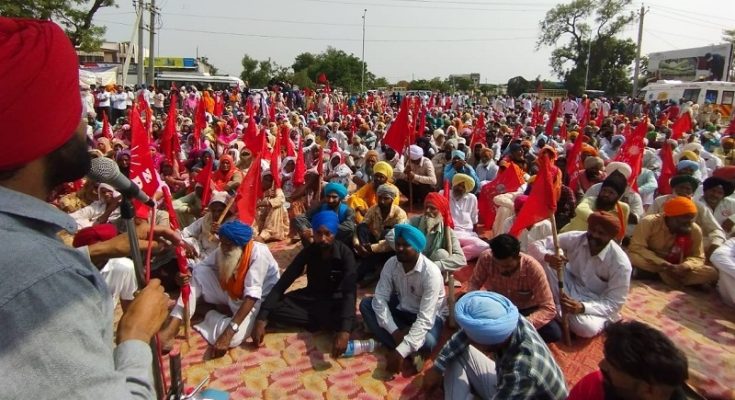 https://www.workersunity.com/wp-content/uploads/2022/05/dalit-and-landless-protested-infront-of-CM-house-in-Punjab.jpg