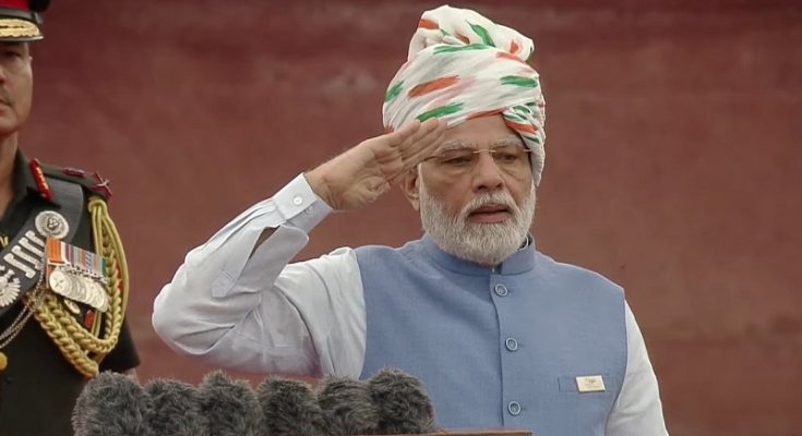 https://www.workersunity.com/wp-content/uploads/2022/08/Narendra-modi-at-lal-quila.jpg