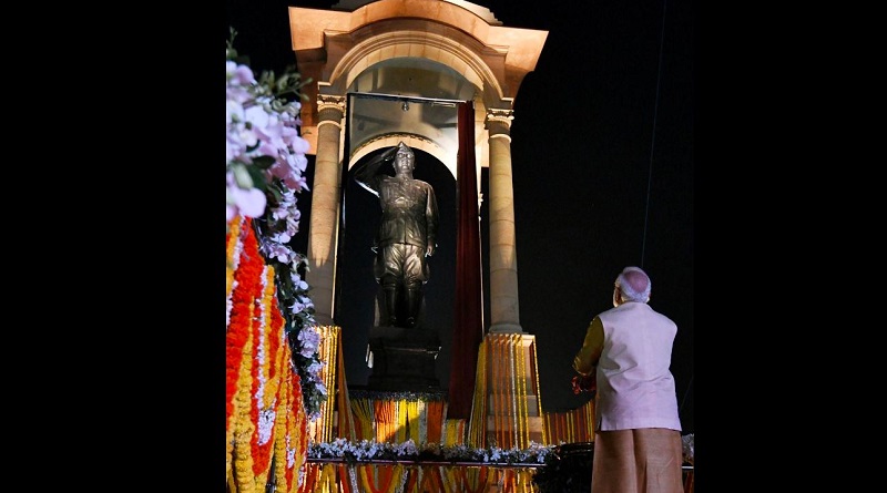 https://www.workersunity.com/wp-content/uploads/2022/09/Subhash-chandra-bose-statue-at-Kartavya-Path.jpg