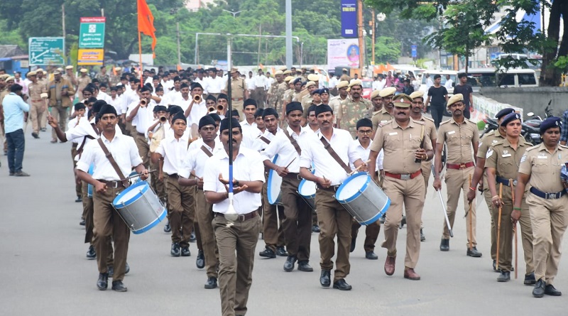 https://www.workersunity.com/wp-content/uploads/2022/11/RSS-members-took-out-a-march-in-Perambalur-district-of-Tamilnadu.jpg