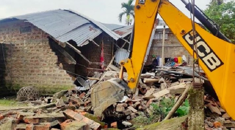 https://www.workersunity.com/wp-content/uploads/2023/01/onlu-muslim-homes-is-buldozed-in-Assam.jpg
