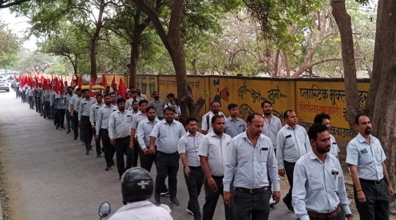 https://www.workersunity.com/wp-content/uploads/2023/04/Bellsonica-workers-protest-march-at-gurugram.jpg