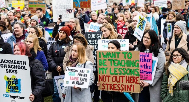 https://www.workersunity.com/wp-content/uploads/2023/04/England-teachers-protest.jpg