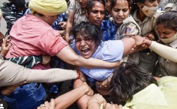 https://www.workersunity.com/wp-content/uploads/2023/06/SakshiMalik-at-Jantar-Mantar.jpg