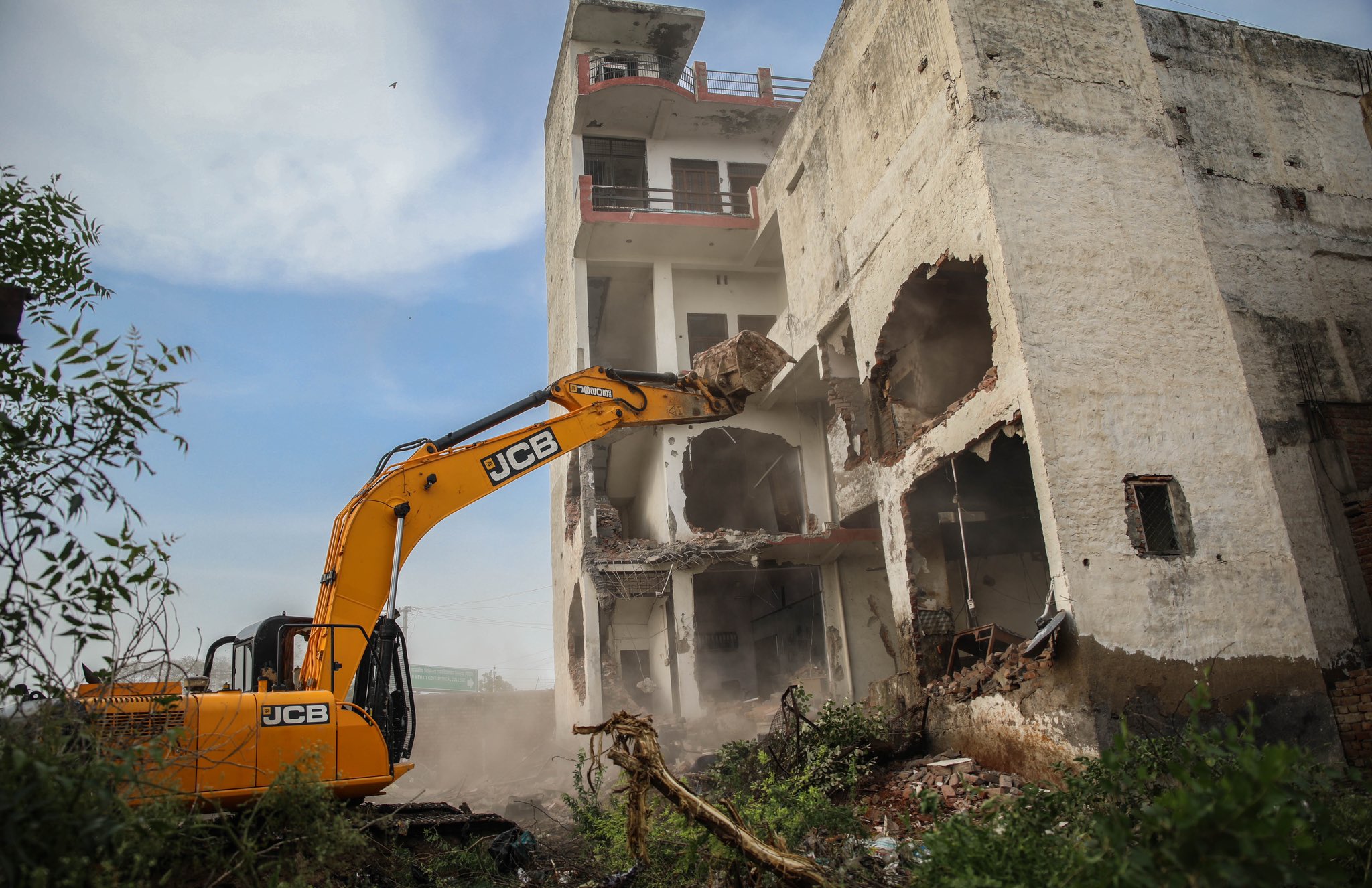 https://www.workersunity.com/wp-content/uploads/2023/08/Nuh-demolition-of-muslim-property.jpg