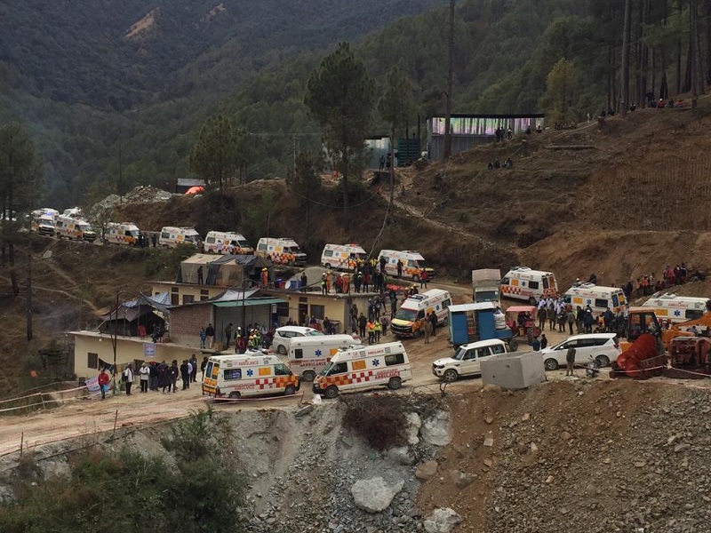 https://www.workersunity.com/wp-content/uploads/2023/11/Uttarkashi-rescue-worke.jpg