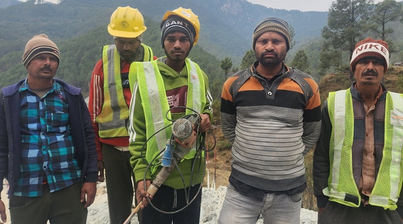 https://www.workersunity.com/wp-content/uploads/2023/11/Uttarkashi-rescue-workers.jpg