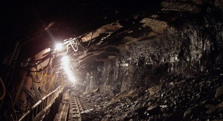 rat hole Coal-Mining