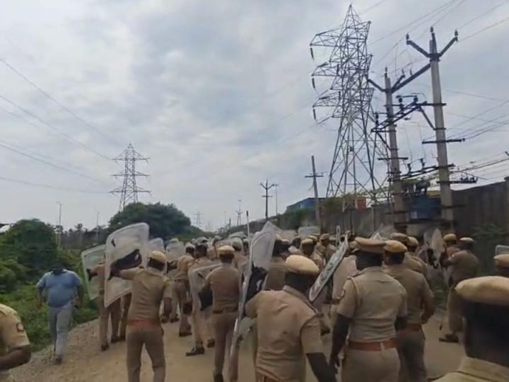 चेन्नईः कोट्टापुल्ली बंदरगाह में यूपी के मज़दूर की मौत पर हंगामा, लाठीचार्ज आंसू गैस के गोले, वर्कर्स यूनिटी टीम को पुलिस ने रोका
