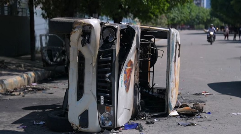 पानीपत के बाद अब नोएडा में उठी सैलरी बढ़ाने की मांग, हिंसक हुआ मज़दूरों का प्रदर्शन