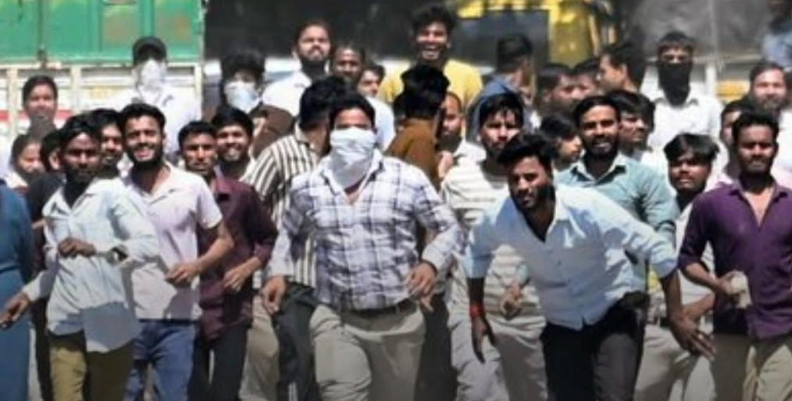 noida wokers violent protest