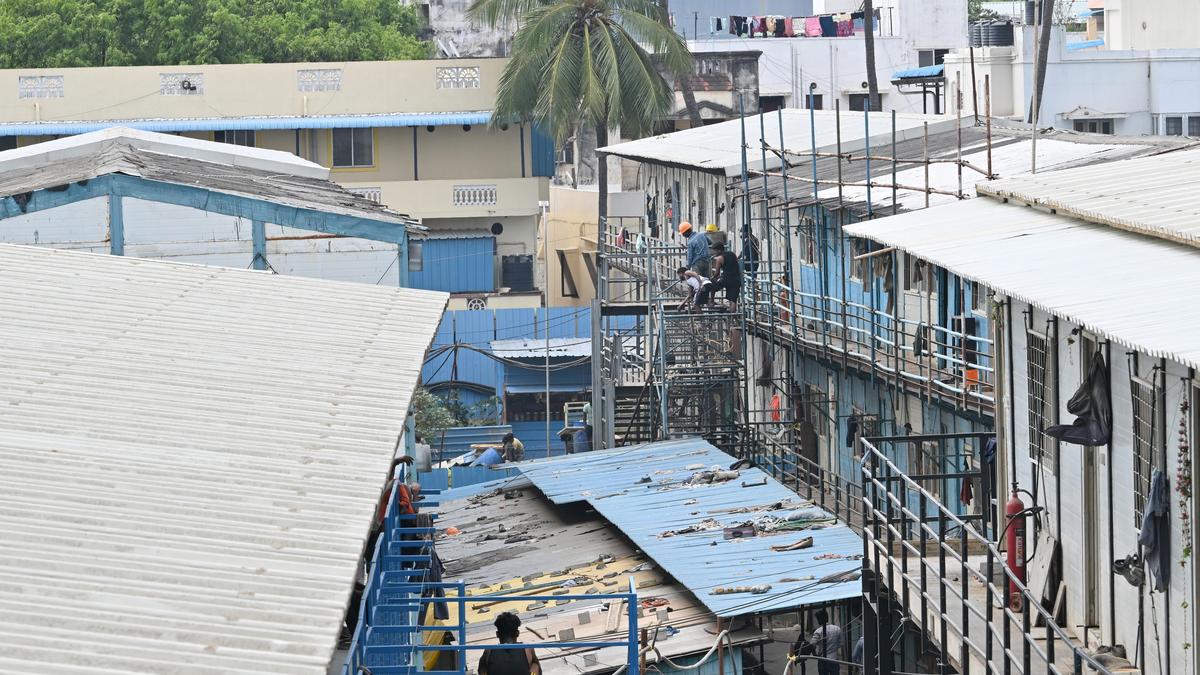 makeshift shed chennai L&T labour camp