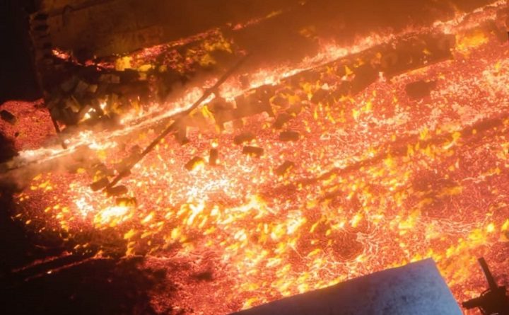 विशाखापत्तनम स्टील प्लांट में भीषण दुर्घटना, खौलता स्टील मज़दूरों पर गिरा, 8 की मौत कई घायल
