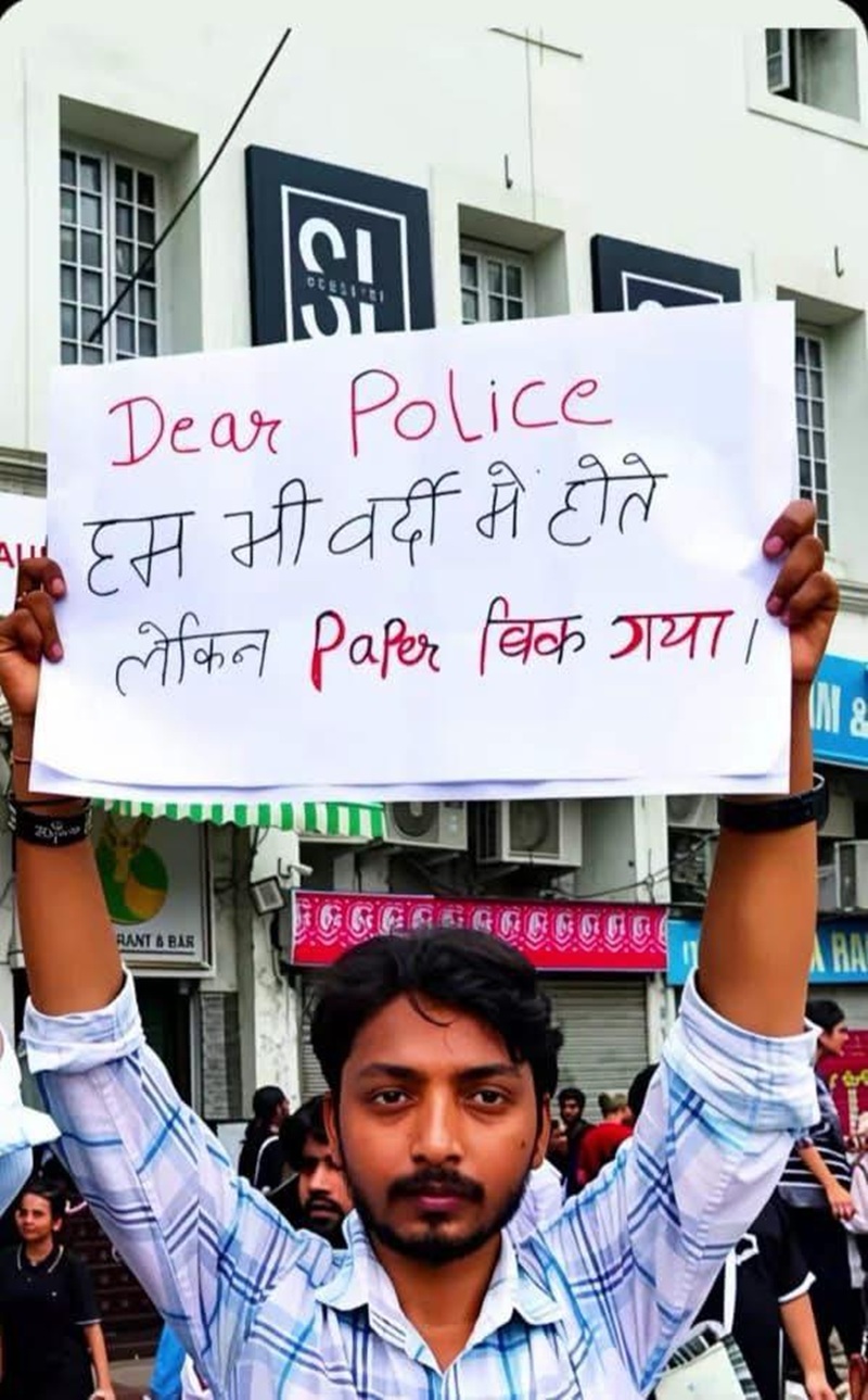 Youth jantar mantar protest in playcards