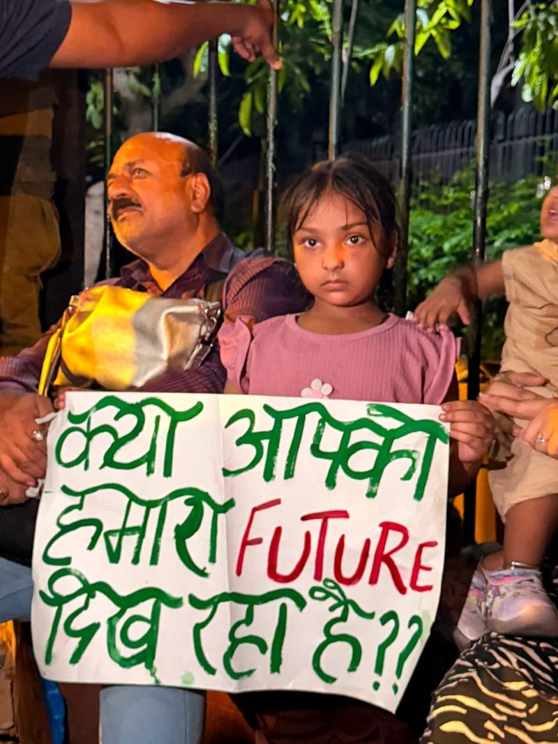 Youth jantar mantar protest playcard