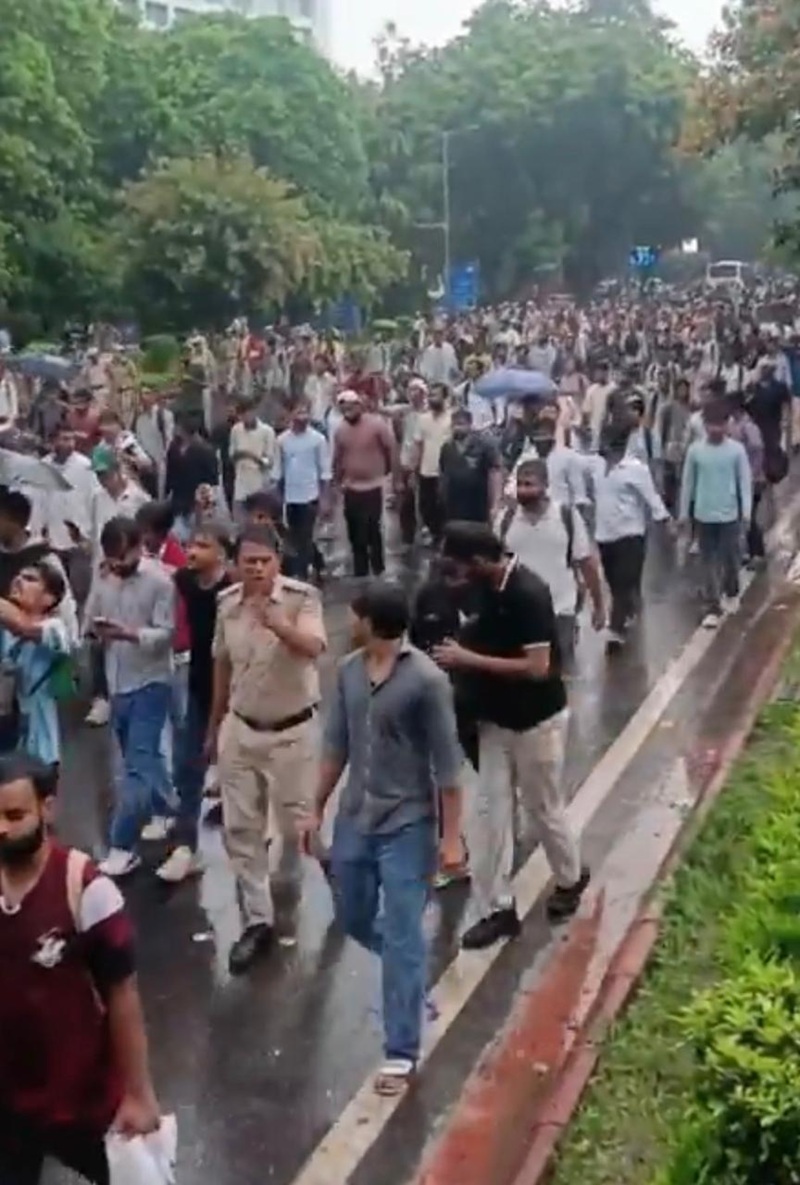Youth jantar mantar protest sansad