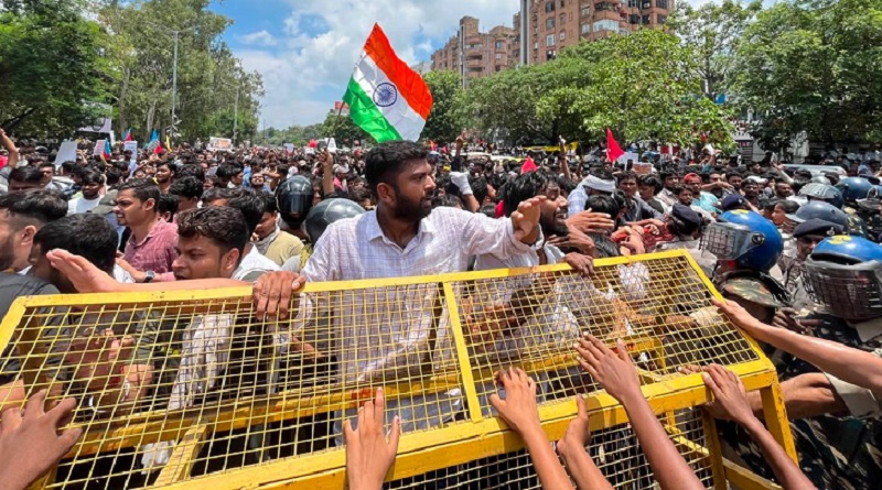 jantar mantar protesters clash