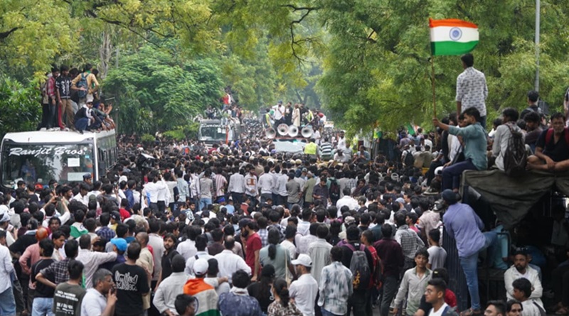 youth at sansad chalo march