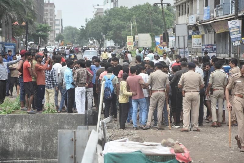 Surat workers strike